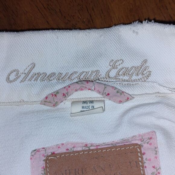 American Eagle Distressed  Outfitter Cropped White Denim Jacket Size Medium - Picture 5 of 10
